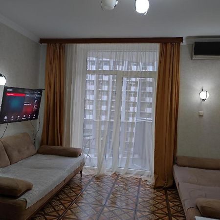 Apartment On Sherif Khimshiashvili Street 15B Batumi Luaran gambar