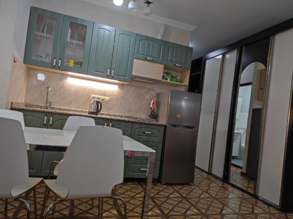 Apartment On Sherif Khimshiashvili Street 15B Batumi Luaran gambar