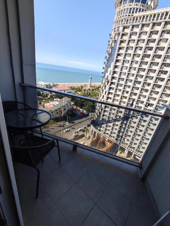 Apartment On Sherif Khimshiashvili Street 15B Batumi Luaran gambar