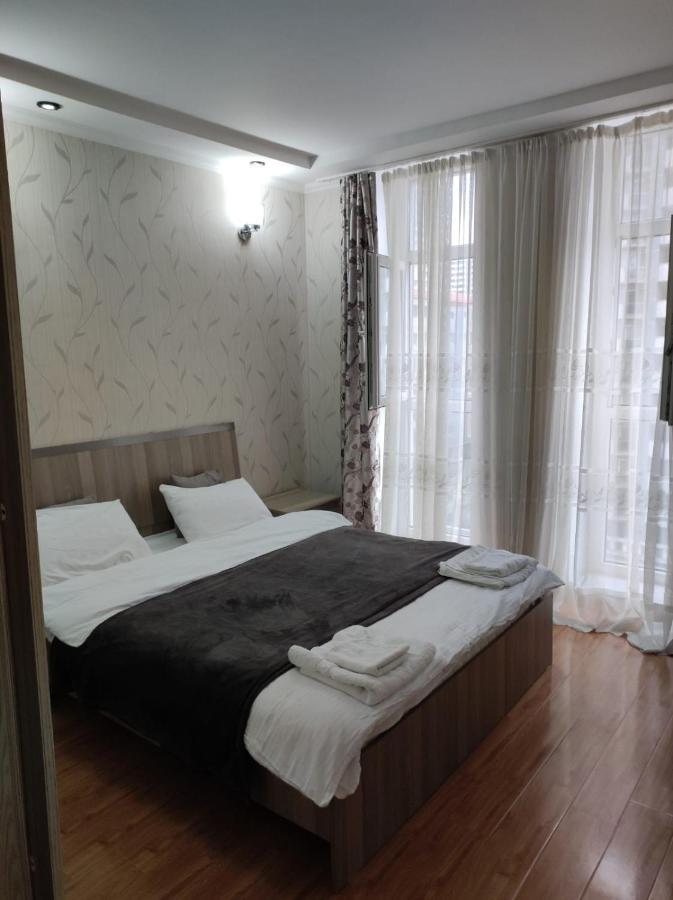 Apartment On Sherif Khimshiashvili Street 15B Batumi Luaran gambar