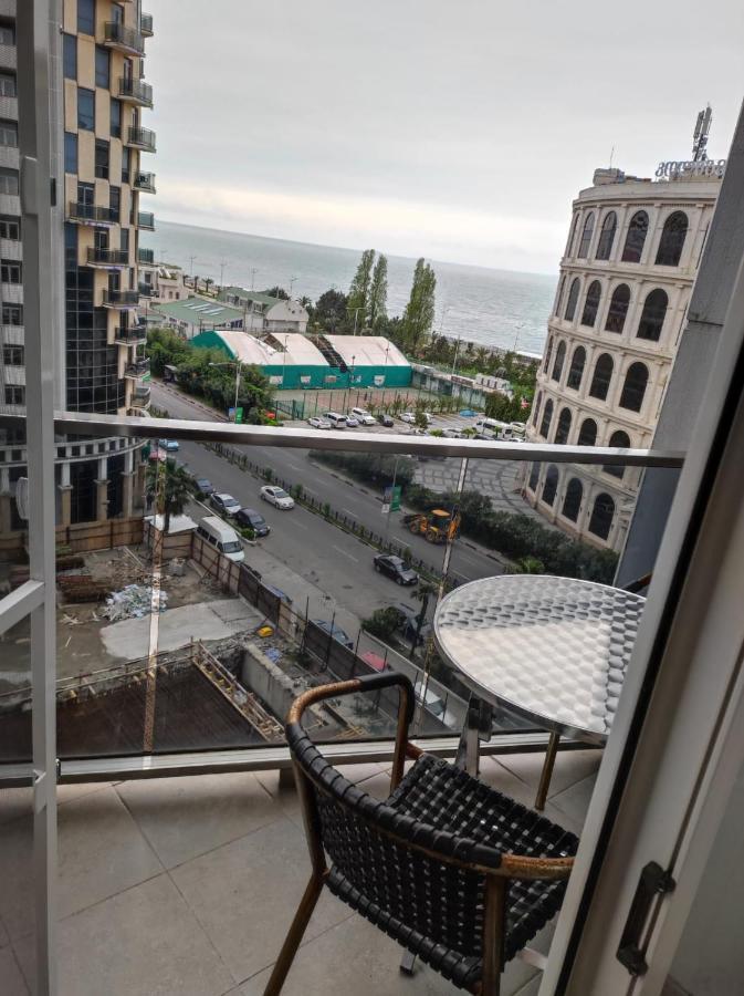 Apartment On Sherif Khimshiashvili Street 15B Batumi Luaran gambar