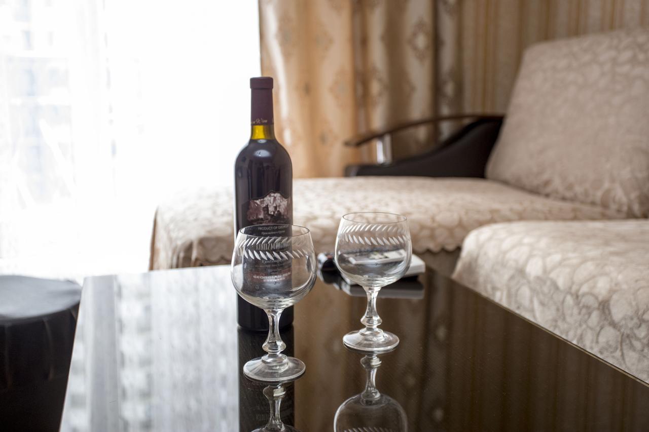 Apartment On Sherif Khimshiashvili Street 15B Batumi Luaran gambar