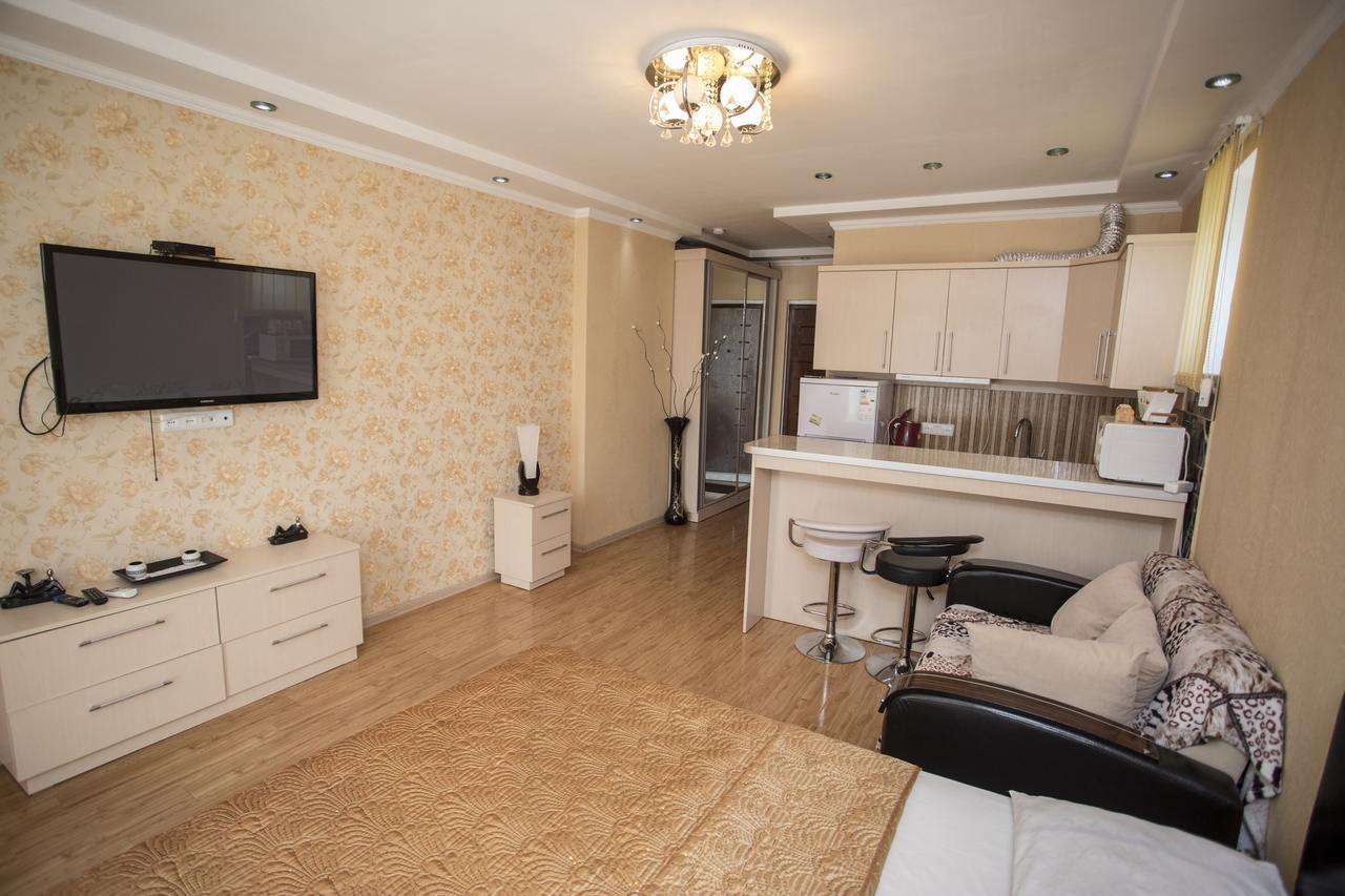 Apartment On Sherif Khimshiashvili Street 15B Batumi Luaran gambar